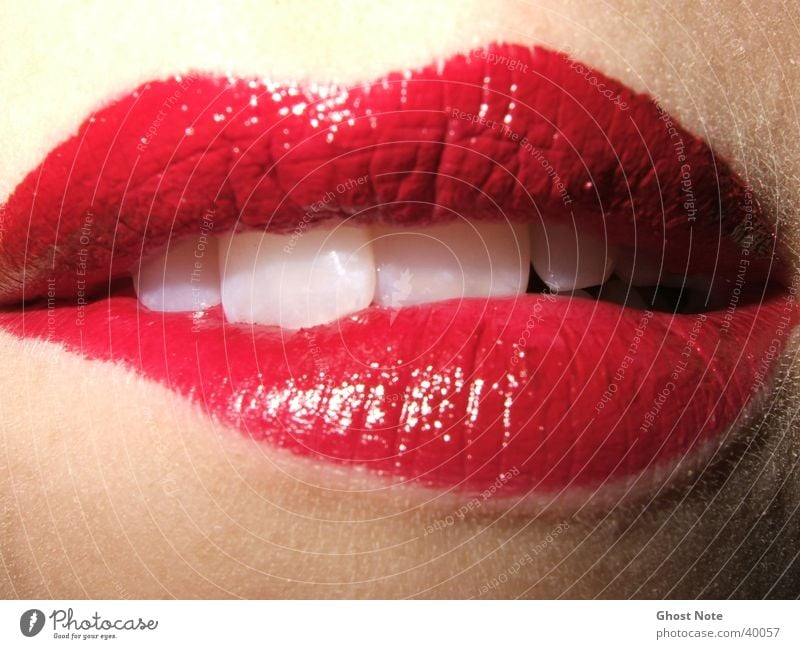 red lips kiss wallpaper