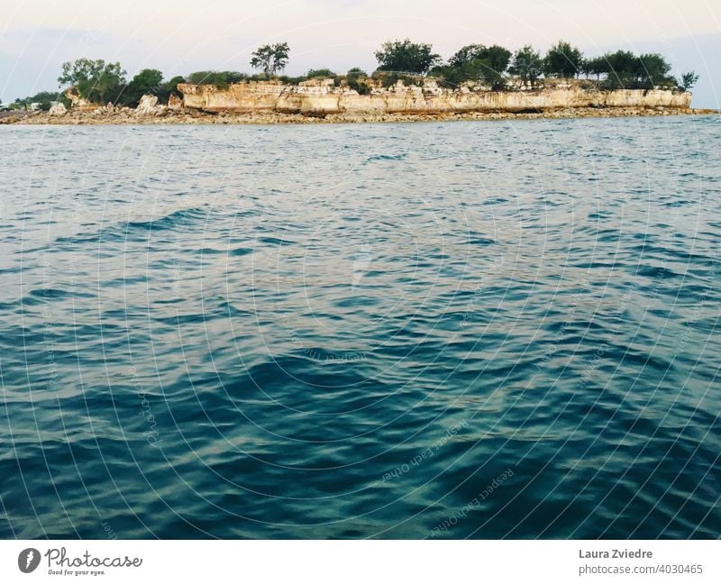 Clifs on the shore of Darwin sea Ocean Water Blue Sky Relaxation Treas nature Vacation & Travel Horizon Tourism Freedom Summer Coast Colour photo