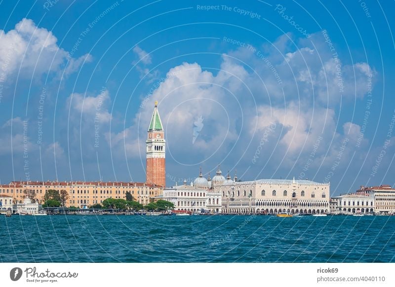 View of historic buildings in Venice, Italy Markusturm Palace of Doge Palazzo Ducale Campanile di San Marco vacation voyage Town Architecture Baroque