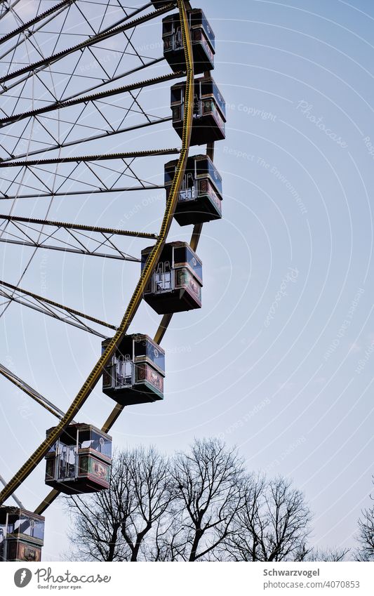 empty ferris wheel in corona winter Ferris wheel Leisure and hobbies standstill Winter Tall Theme-park rides Exterior shot Sky Round Attraction