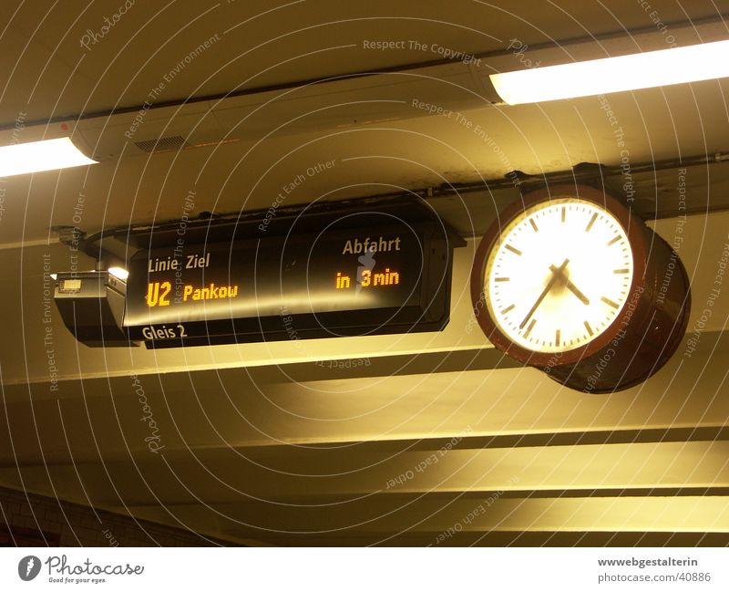 in 3 min Underground Analog Time Clock Train station Wait berlin-pankow Digital photography Display