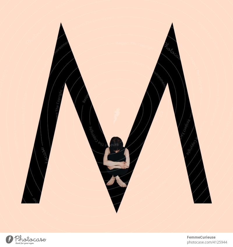Graphic shows black letter M of the Latin alphabet against a skin-coloured background and integrated photographic full-body shot of a posing brunette woman with bob hairstyle in black one-piece suit