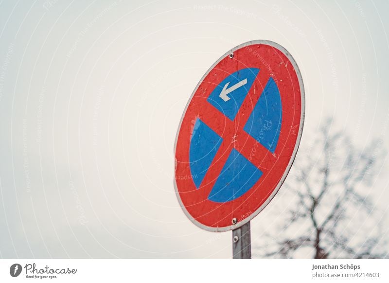 Traffic sign absolute no stopping beginning according to StVO Road sign absolute ban on holding Aluminium Street interdiction Laws and Regulations regulate