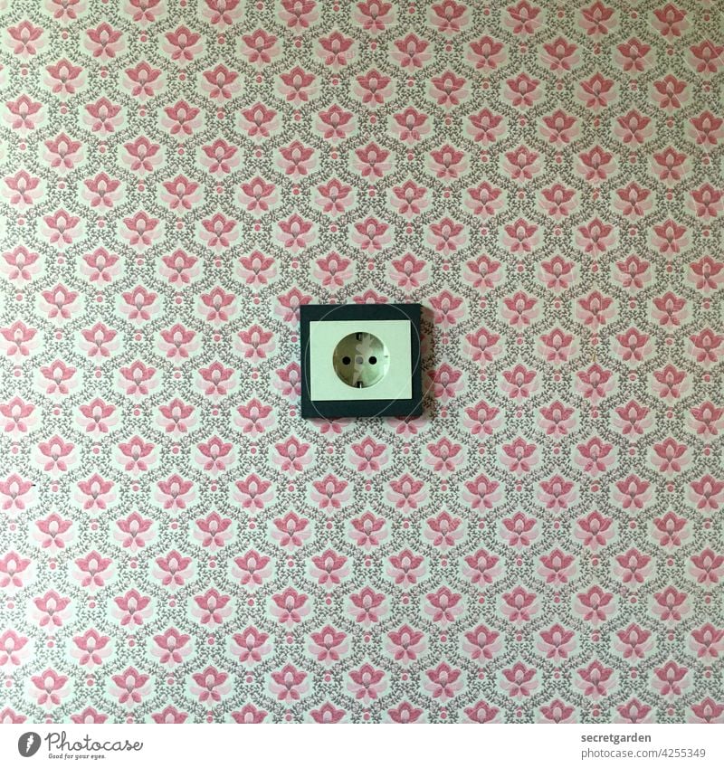 What happens when Chuck Norris fiddles with an electrical outlet with wet fingers? Socket stream Wallpaper at home vintage Old Minimalistic Pattern
