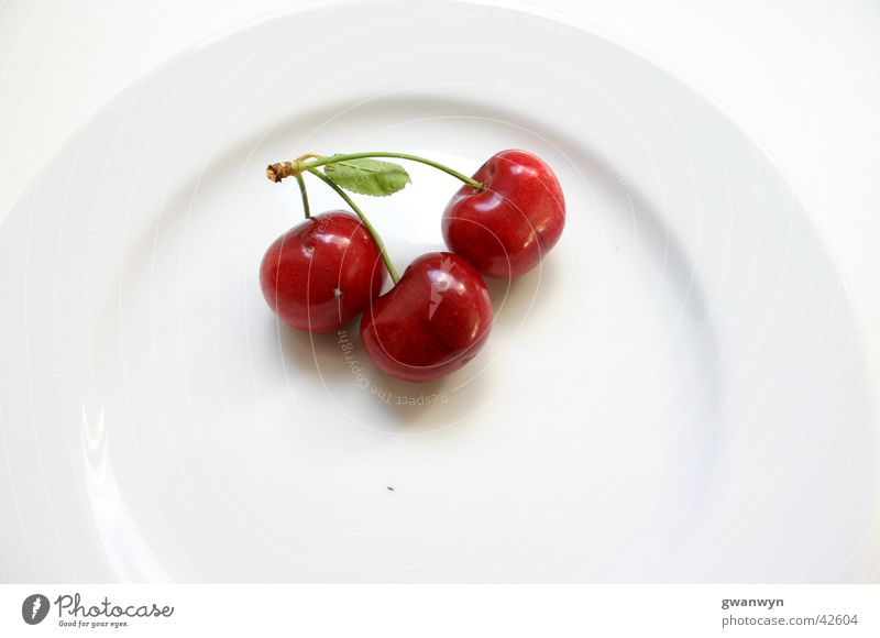 red cherries Cherry Plate White Red Sweet Nutrition Fruit Macro (Extreme close-up)