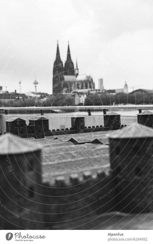 siege Cologne Dome Cologne Cathedral Exterior shot Landmark Tourist Attraction Town Church Manmade structures Religion and faith Deserted Skyline Belief