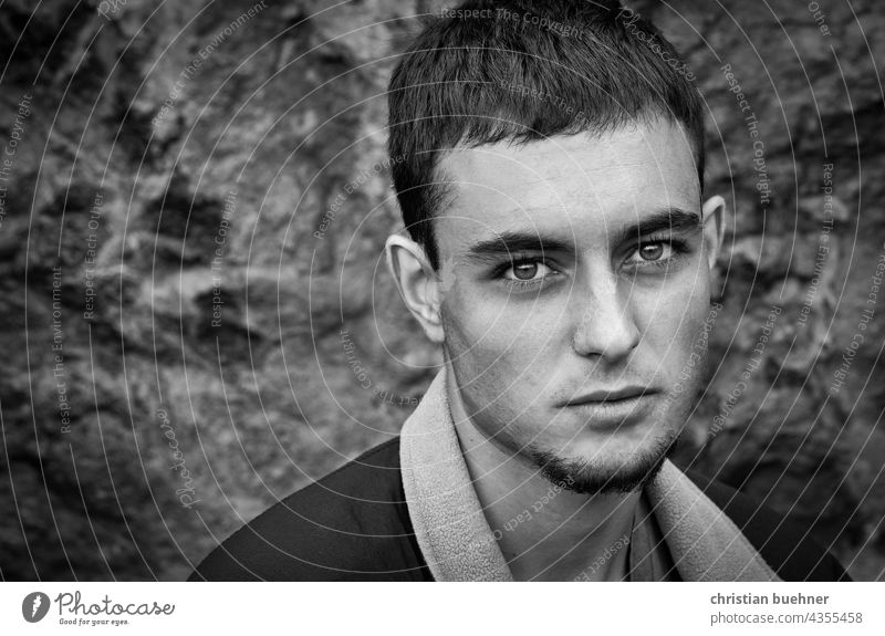 portrait of a young man in black and white 20years teenager Boy (child) Man eyes pretty interesting Expression Artist Musician sad Intensive wistfully Romatic
