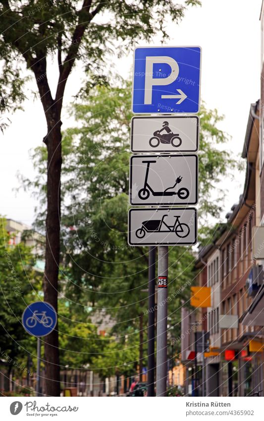 parking space for motorcycle, e-scooters and cargo bikes Parking lot Motorcycle e-roller electric scooter Freight bike Bicycle cycle path Cycle path Road sign