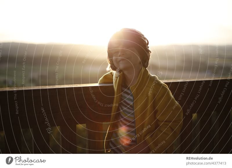 Child against the light Boy (child) Infancy 3 - 8 years Human being Exterior shot fortunate Happy happy child Contentment To enjoy farsightedness Curiosity