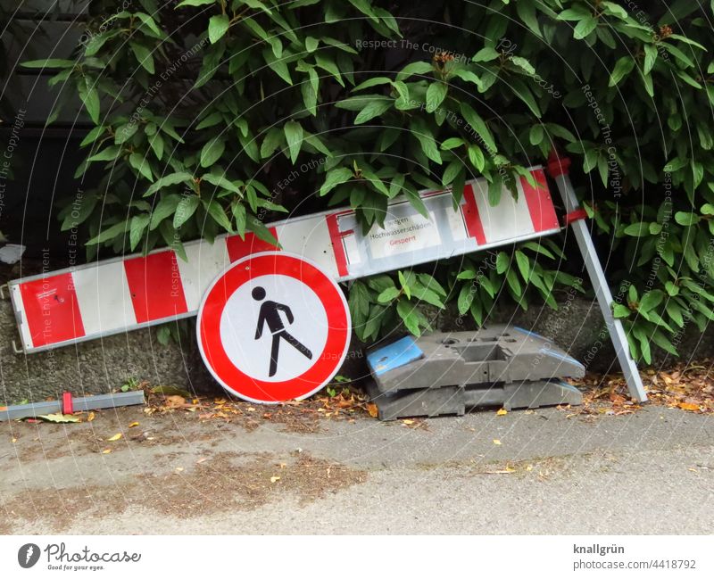 After the flood Road sign Signs and labeling Signage Warning sign Exterior shot Colour photo Traffic infrastructure Safety Day Road traffic Lanes & trails