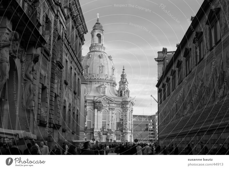 Light & Shadow Black White Dresden Historic Building House (Residential Structure) Church Manmade structures Architecture Frauenkirche