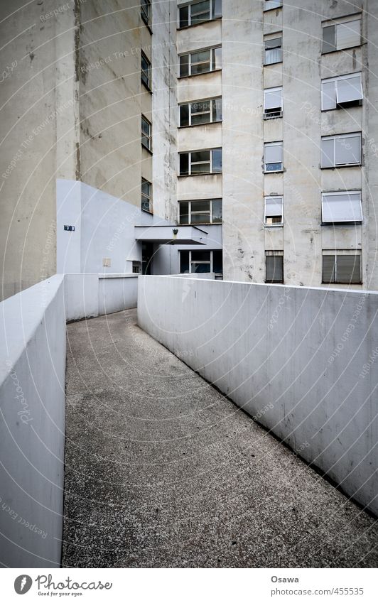 Rijeka House (Residential Structure) Deserted High-rise Manmade structures Building Architecture Wall (barrier) Wall (building) Facade Window Door