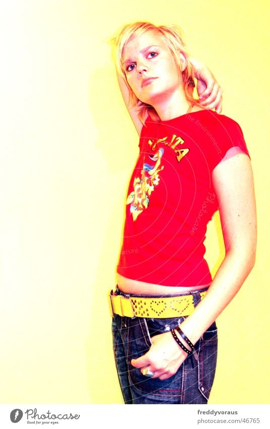nadin*2 Woman Model Belt Yellow Red T-shirt Jeans stylish fresh no.lita Fashion