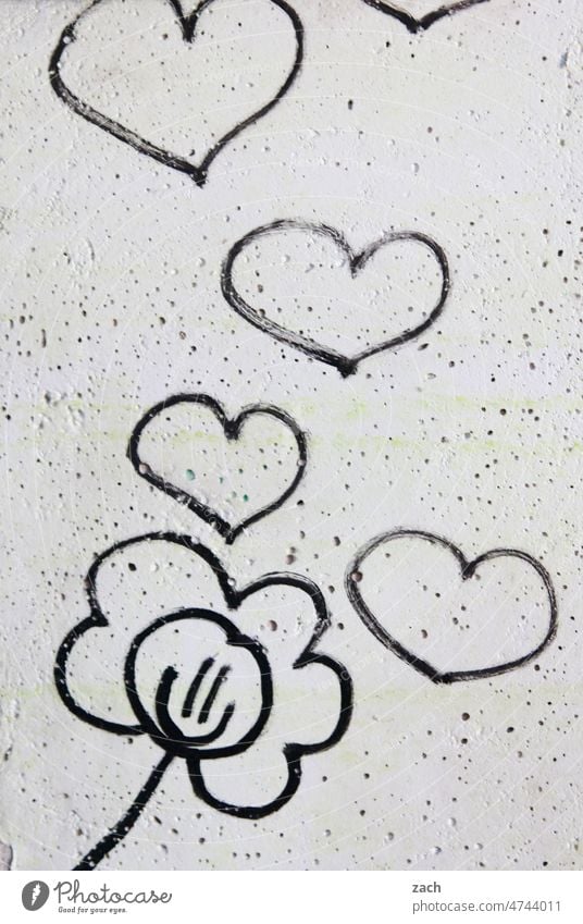 flower power Graffiti Heart Flower street art Wall (building) Characters Love Romance Emotions Blossom Sympathy Infatuation Wall (barrier) Sign Happy