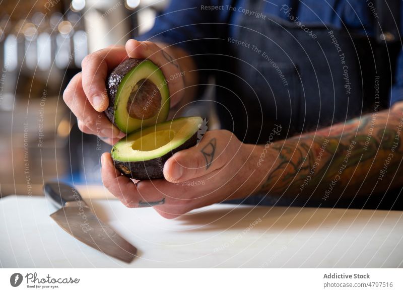How To Cut An Avocado Like A Chef