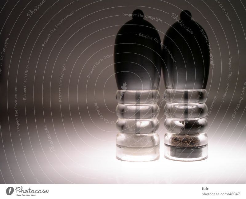 pepper and salt Herbs and spices Kitchen Household Containers and vessels Round Transparent Grain Under Stand 2 Side by side Reflection Worm's-eye view Style