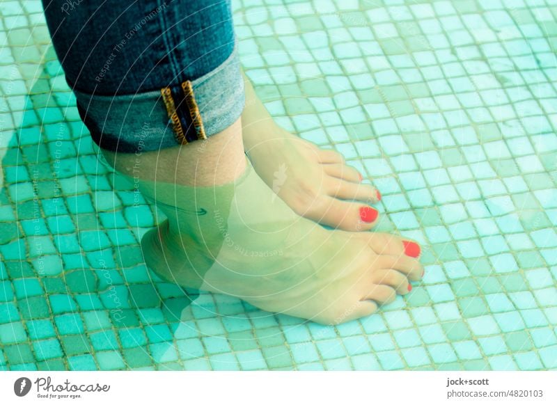 [hansa BER 2022] Footbath, show me your feet Barefoot Feminine Nail polish Varnished Toenail Water Refreshment Water basin jeans Turquoise Toes Tile Mosaic