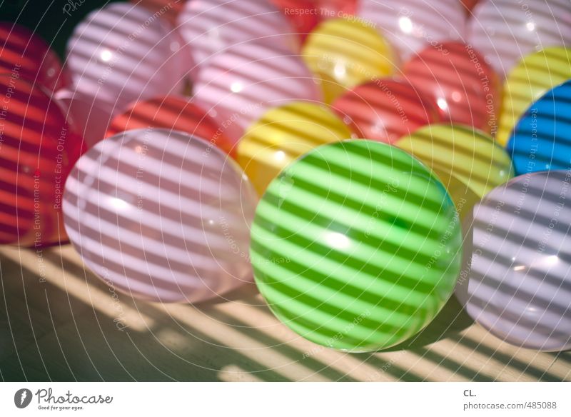 round, coloured and striped Joy Leisure and hobbies Playing Children's game Living or residing Flat (apartment) Decoration Room Party Feasts & Celebrations