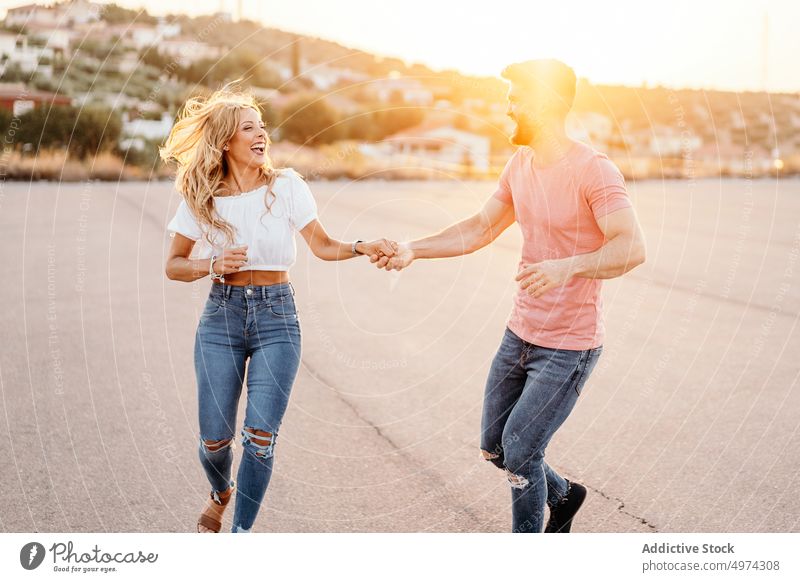 Pose portrait girlfriend boyfriend hi-res stock photography and images -  Page 2 - Alamy