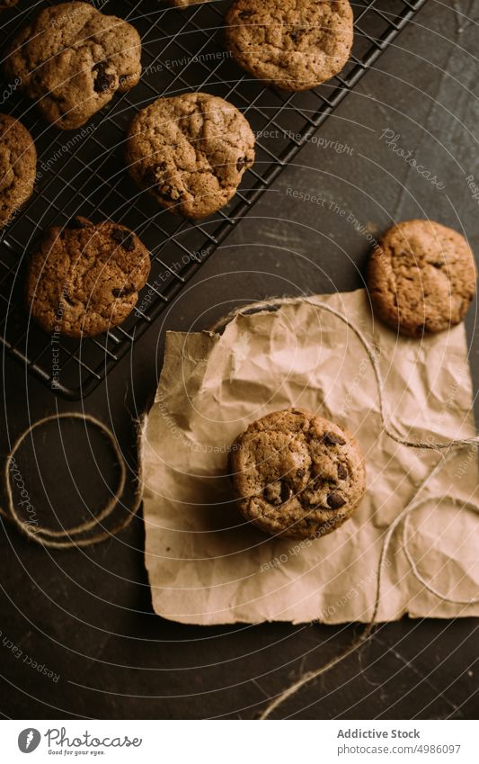 Homemade chocolate chips cookies baked cooling rack crunchy food homemade rustic sugar sweet tasty delicious fresh cuisine dessert pastry crust recipe biscuit