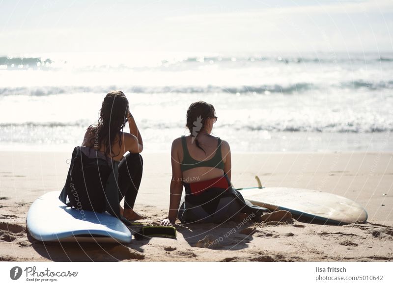 WAIT - SURF BREAK - AT THE SEA - VACATION Surfing Surfers Paradise Waves Ocean women Wait Sit Beach Tourism Vacation & Travel Observe Water Atlantic Ocean