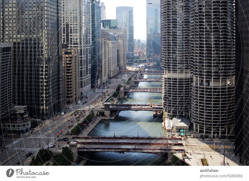 Outlook II Chicago Vantage point Vacation & Travel Water Reflection River Landmark Architecture cityscape Exterior shot Building urban City Downtown High-rise