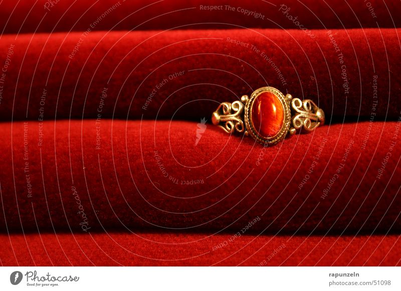 Ring on velvet Velvet Red Romance Gift Jewellery Progress Luxury Circle Gold Kitsch Wrinkles Noble