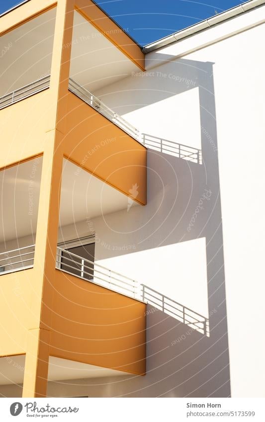 Living space in sunlight living space housing Flat (apartment) Balcony Sunny side Shadow Social construction Building dwell House hunting Real estate market