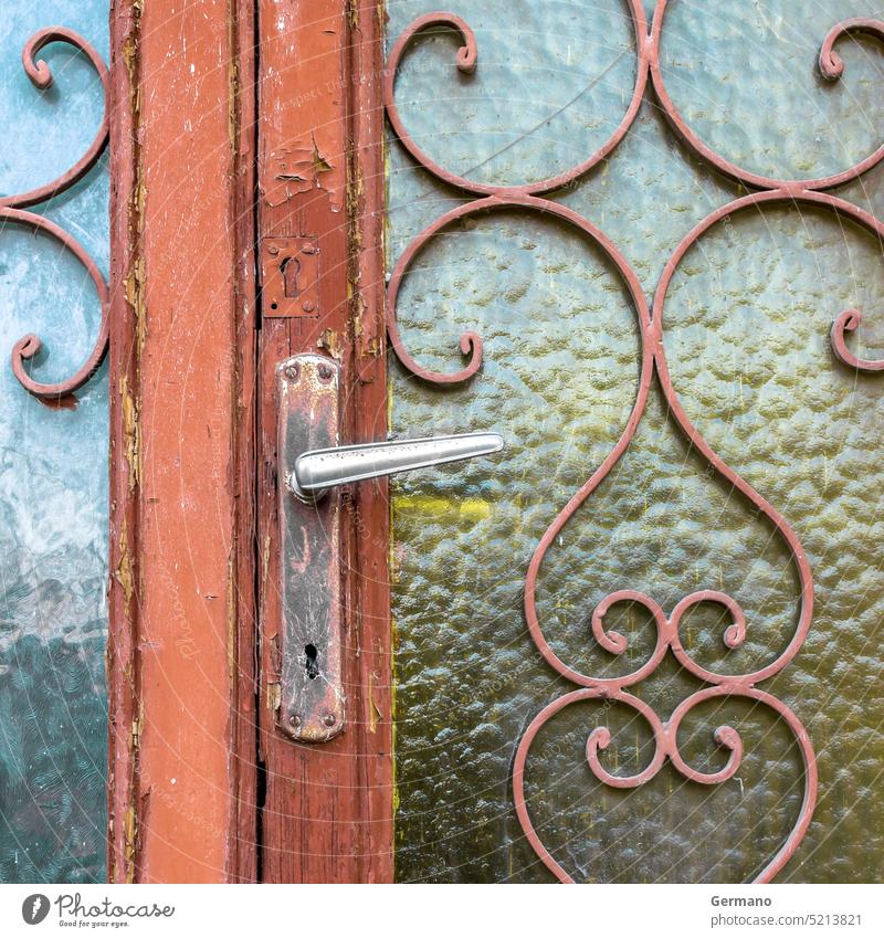Ancient door old vintage handle wood metal wooden antique lock entrance design architecture background house home texture detail knob style gate ornate ornament