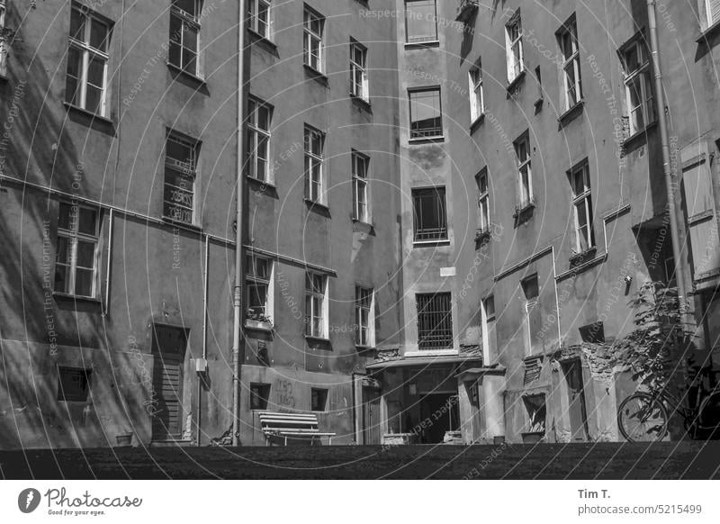 Backyard Berlin Prenzlauer Berg Courtyard b/w Town Downtown Old building Day Black & white photo Old town Capital city House (Residential Structure) Building