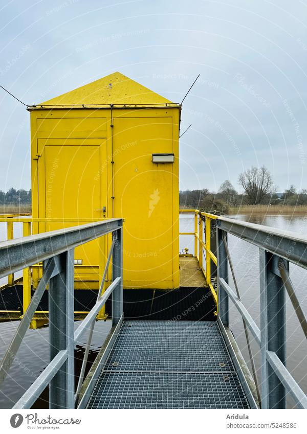 Monitoring station of the waterways monitoring station Waterways Federal Waterways water level Lesum Dike River Water level House (Residential Structure) Yellow