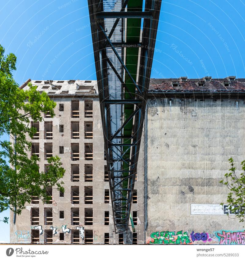 reconstruction housing conversion Elbe silo Silo House (Residential Structure) Architecture Building Manmade structures Exterior shot Deserted Colour photo Sky