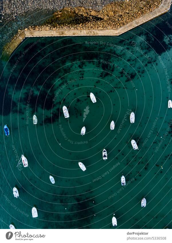 View of sailing and motor boats in a bay in Brittany II Long shot Bird's-eye view Deep depth of field Contrast Shadow Light Copy Space top Copy Space bottom