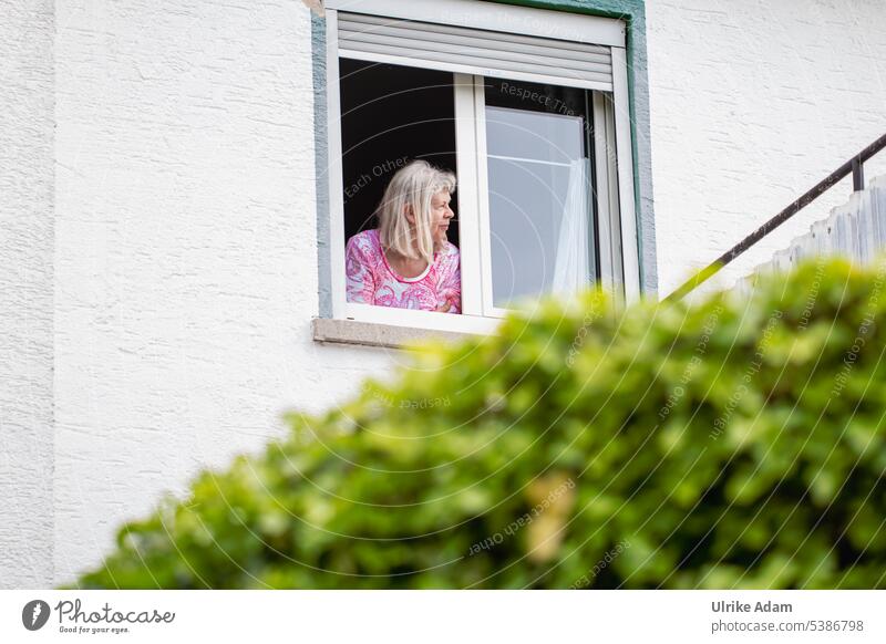 Mainfux | Senior citizen looks out of the window to see what's going on full of the joys of life Upper body Long-haired Gray-haired Friendliness naturally