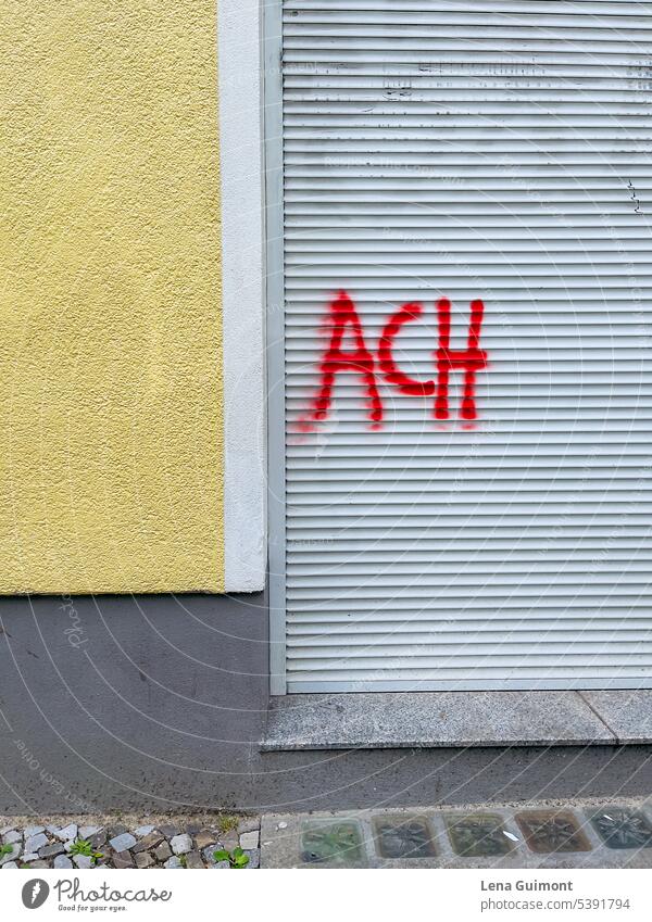 graffiti Graffiti Venetian blinds Town Interjection Red Spray paints Berlin Yellow Gray