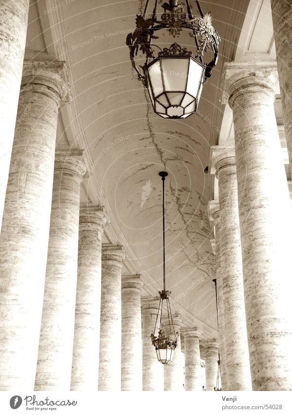 pillar presence Lamp Peter's square Rome Manmade structures Italy Historic Sightseeing House of worship Column Lanes & trails Old Architecture
