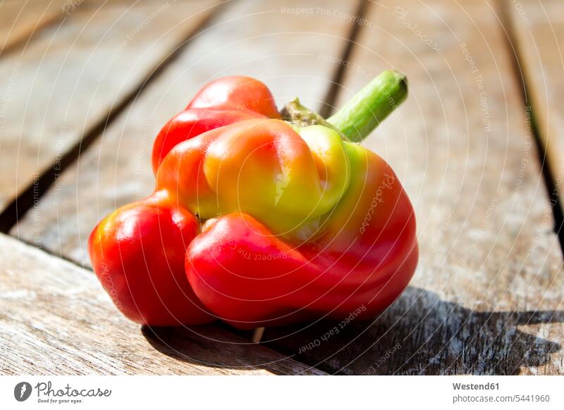 Bell pepper nobody Freshness fresh distorted firm raw Red Bell Pepper red pepper Red Bell Peppers still life still-lifes still lifes healthy eating nutrition