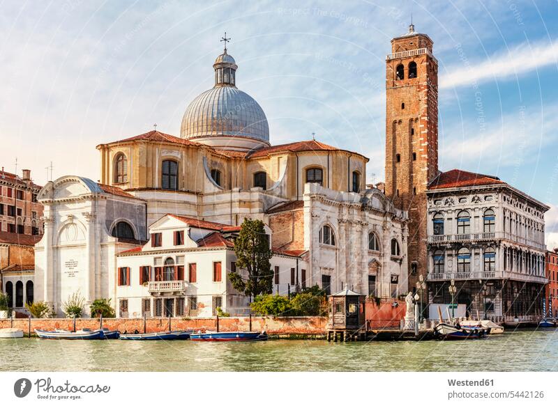 Italy, Venice, Canale Grande with Chiesa San Geremia boat boats landmark sight place of interest canal World Cultural Heritage dome cupola domes historical