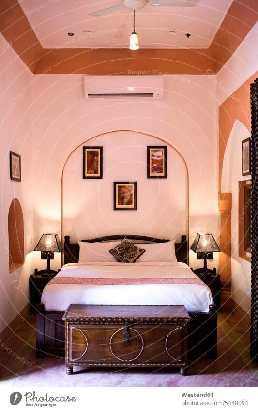 India, Rajasthan, Alwar, Heritage Hotel Ram Bihari Palace, hotel room precious noble bed beds chest Coffer Furniture Furnitures interior decoration