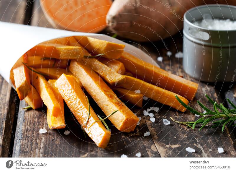 Sweet potato fries with rosmary food and drink Nutrition Alimentation Food and Drinks coarse vegetarian Vegetarian Food sweet potato batata sweet potatoes Yam