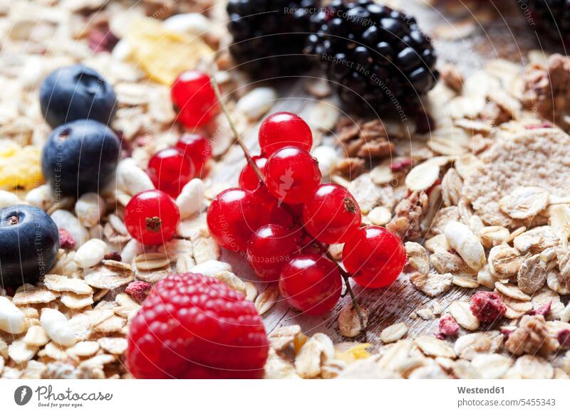 Granola and various wild berries, close-up nobody Muesli cereals fruit muesli Oat Flakes rolled oats Raspberry Raspberries Fruit Fruits blackberry blackberries