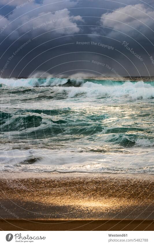 Australia, New South Wales, Maroubra, beach in the evening Danger dangerous dramatic vastness wide Broad Far copy space wideness beaches storm tempest stormy