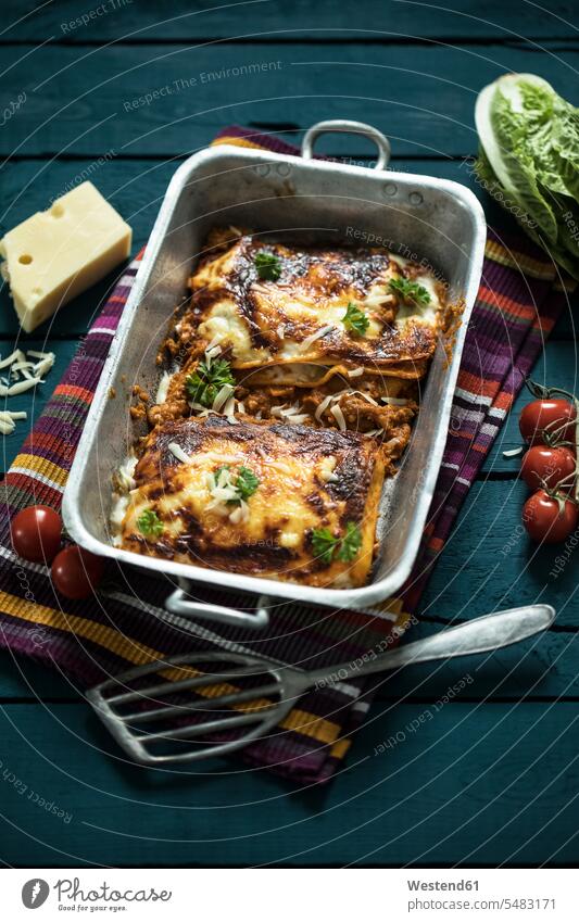 Lasagne lettuce Salad cloth clothes lasagne close-up close up closeups close ups close-ups Pasta gratinated scalloped nobody casserole casserole dish Cheese