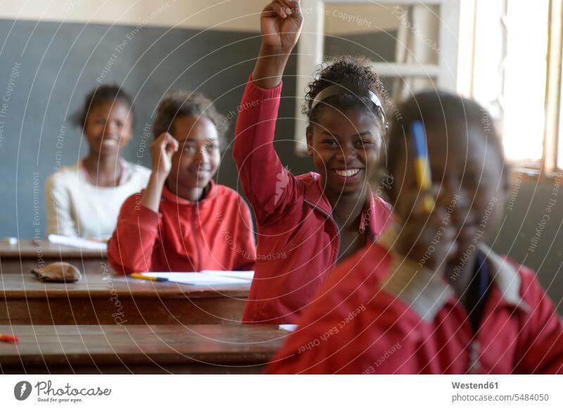 Madagaskar, Pupils in Fianarantsoa elementary school African descent black coloured Madagascar four people 4 instruction tuition lessons Head and shoulders