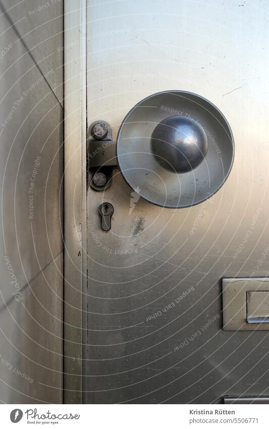 Door Knob Royalty-Free Images, Stock Photos & Pictures