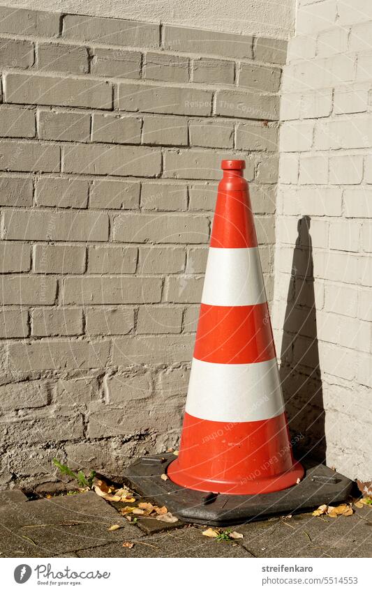 Corner pylons Pylons house wall Hausxke morning sun Shadow Sunlight Light Exterior shot Deserted Facade Light and shadow Wall (building) Contrast Shadow play