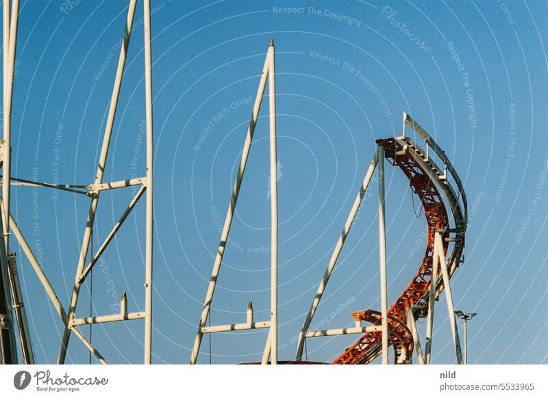 Oktoberfest Munich - Setup 5er Looping Fairs & Carnivals Theme-park rides Amusement Park Feasts & Celebrations Tall Attraction build Preparation Construction