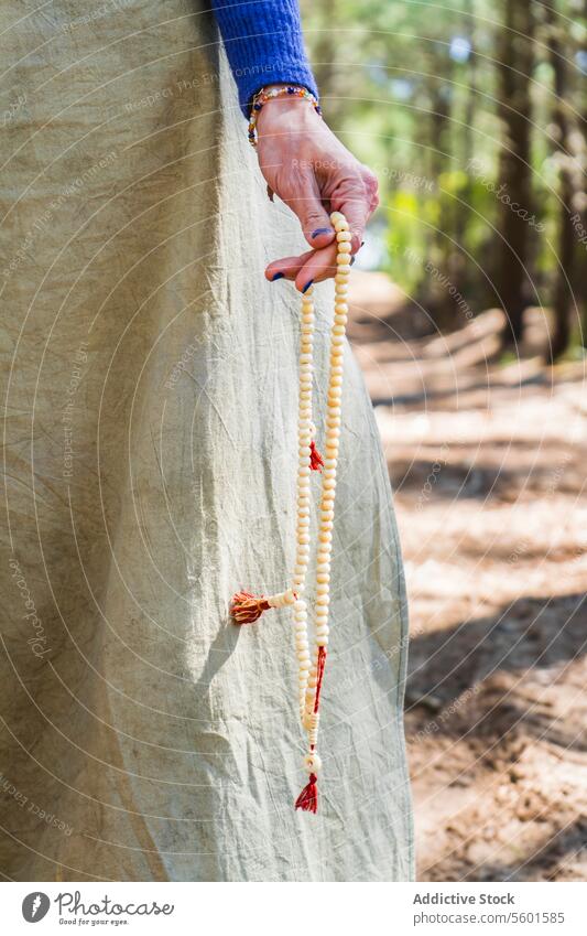 Hindu prayer beads Stock Photos, Royalty Free Hindu prayer beads