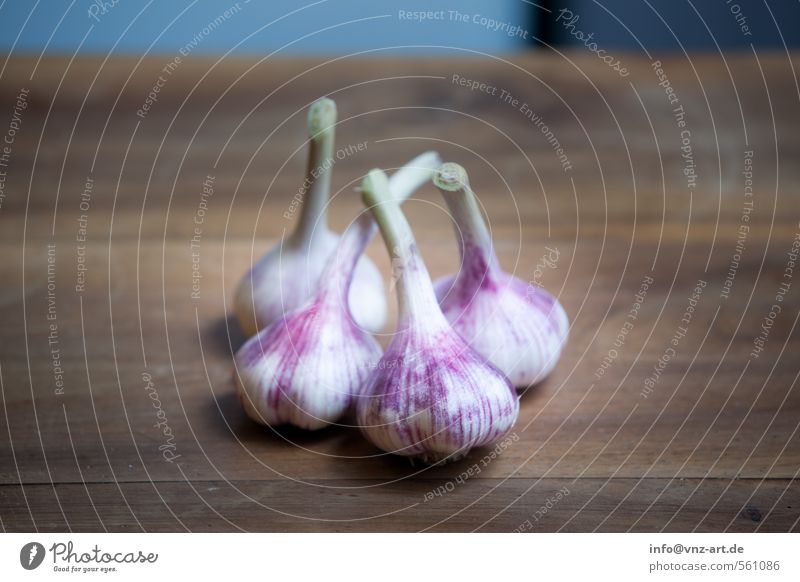 garlic Food Herbs and spices Nutrition Dinner Organic produce Brown Violet Garlic Spicy Wood Wooden board Fresh Colour photo Interior shot Close-up Deserted