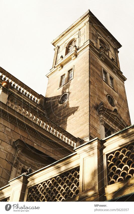 castle tower Lock Castle tower Architecture Building Exterior shot Colour photo Historic Deserted Tourist Attraction Old Day Manmade structures Landmark Tourism